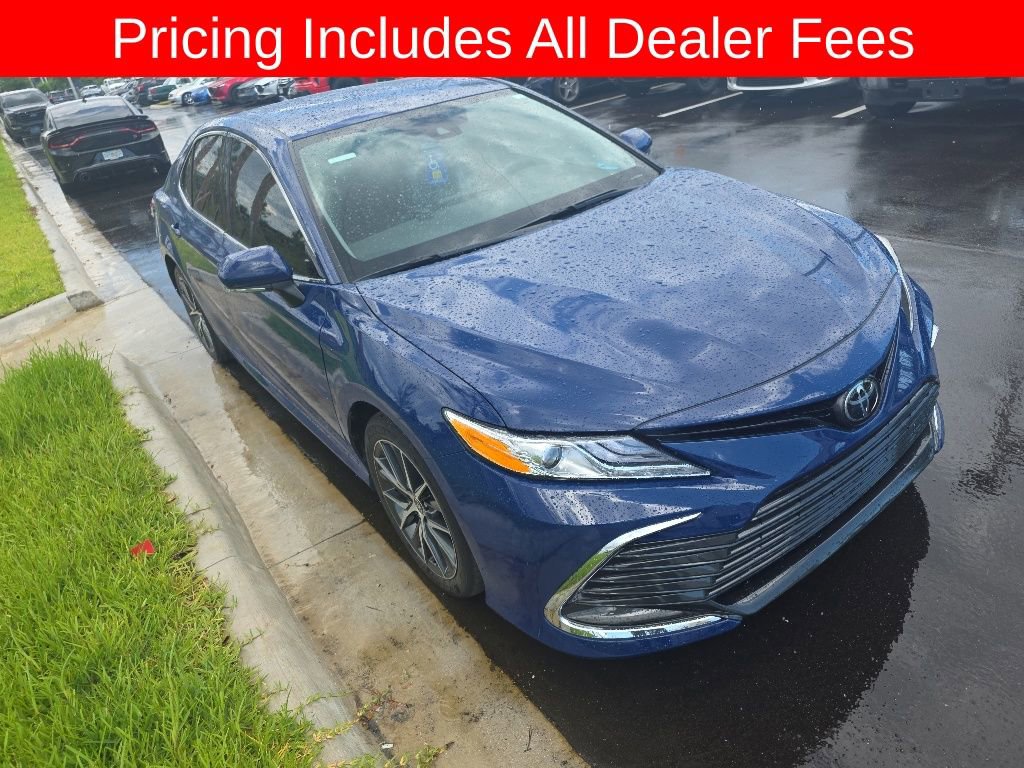 Used 2024 Toyota Camry XLE FWD image 3