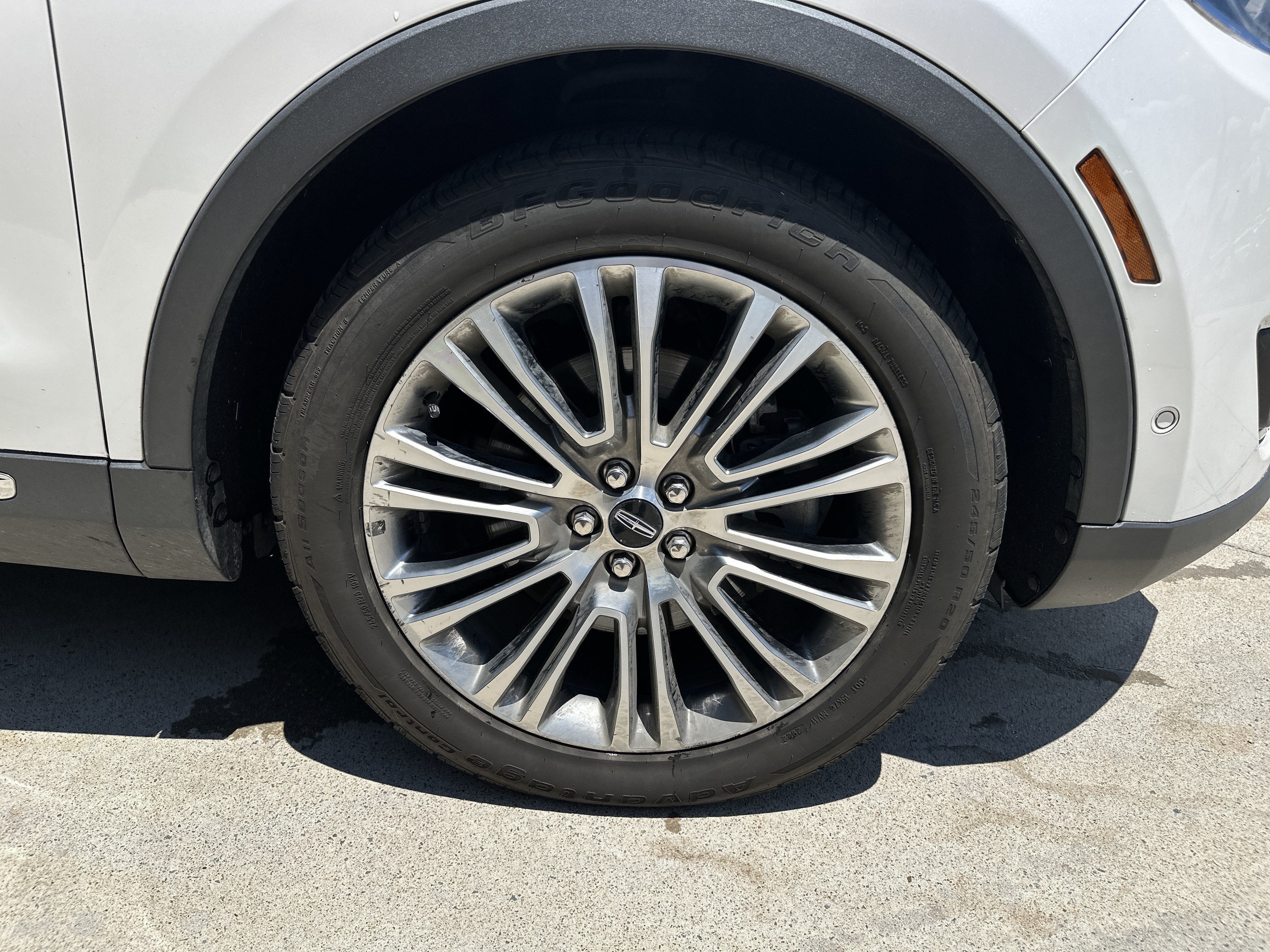 Used 2016 Lincoln MKX Reserve w/ Technology Package AWD/4WD image 18
