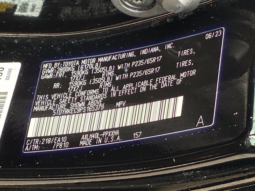 Used 2023 Toyota Sienna XLE FWD image 36