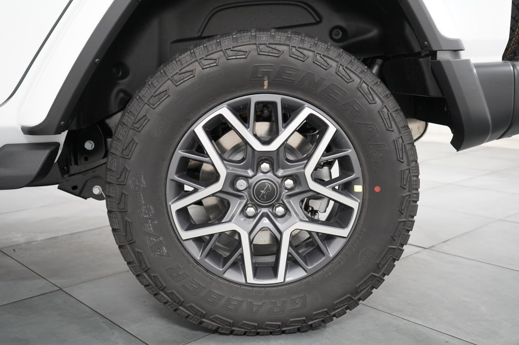 New 2026 Jeep Wrangler Unlimited Sahara AWD/4WD image 31