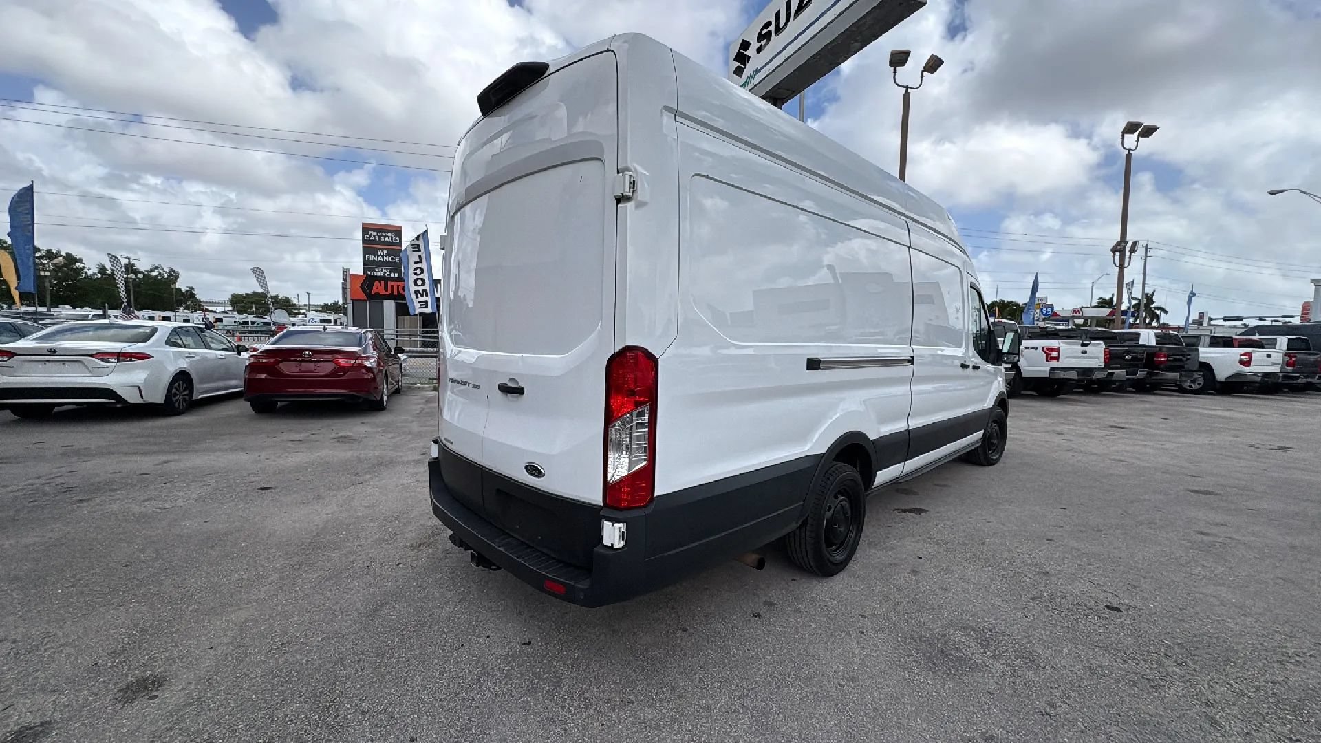 Used 2022 Ford Transit 350 148 High Roof Extended RWD image 5
