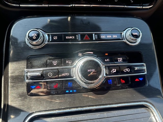 Used 2023 Lincoln Nautilus Reserve w/ Luxury Package image 18