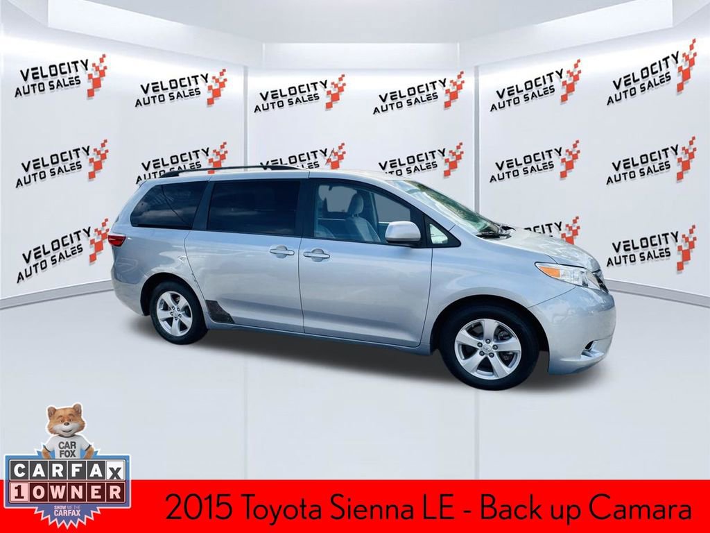 Used 2015 Toyota Sienna LE image 1