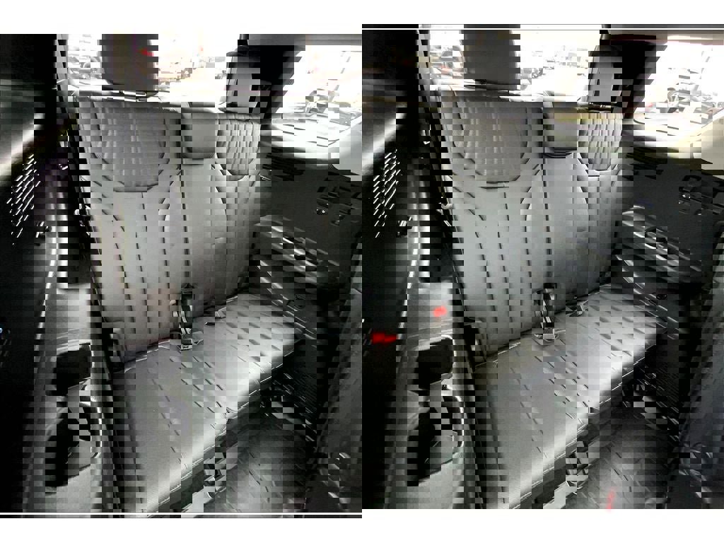 Used 2024 Hyundai Palisade Limited image 30