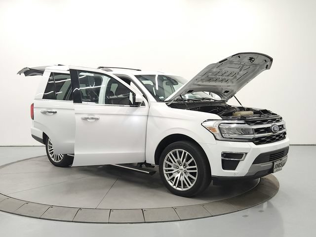 Used 2024 Ford Expedition Limited AWD/4WD image 9
