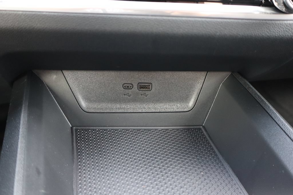 New 2027 Chevrolet Equinox LT w/ Convenience Package II FWD image 19