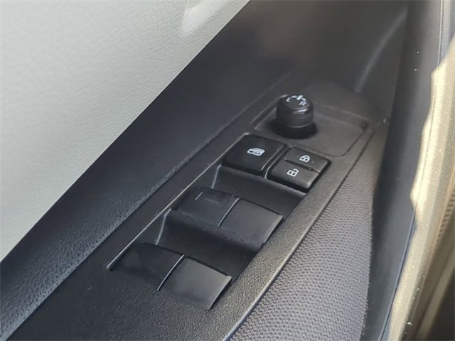 Used 2022 Toyota Corolla LE image 21
