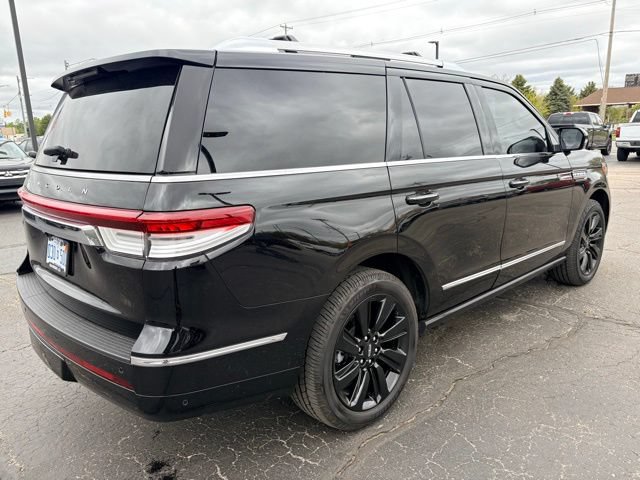 Used 2024 Lincoln Navigator Reserve AWD/4WD image 5