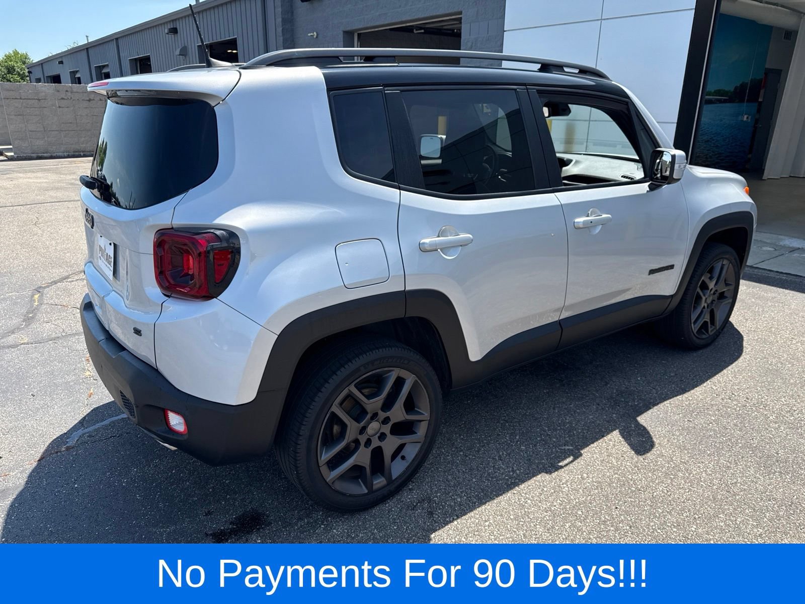 Used 2019 Jeep Renegade Limited w/ Quick Order Package 22P AWD/4WD image 3