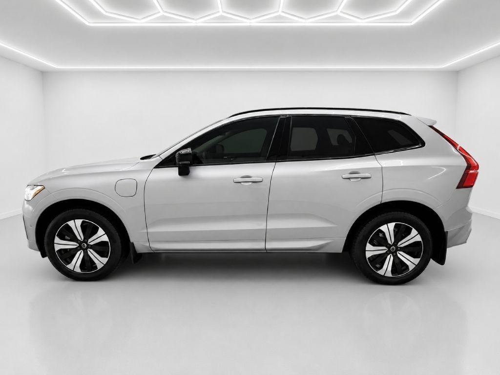 Used 2025 Volvo XC60 T8 Plus w/ Climate Package AWD/4WD image 6