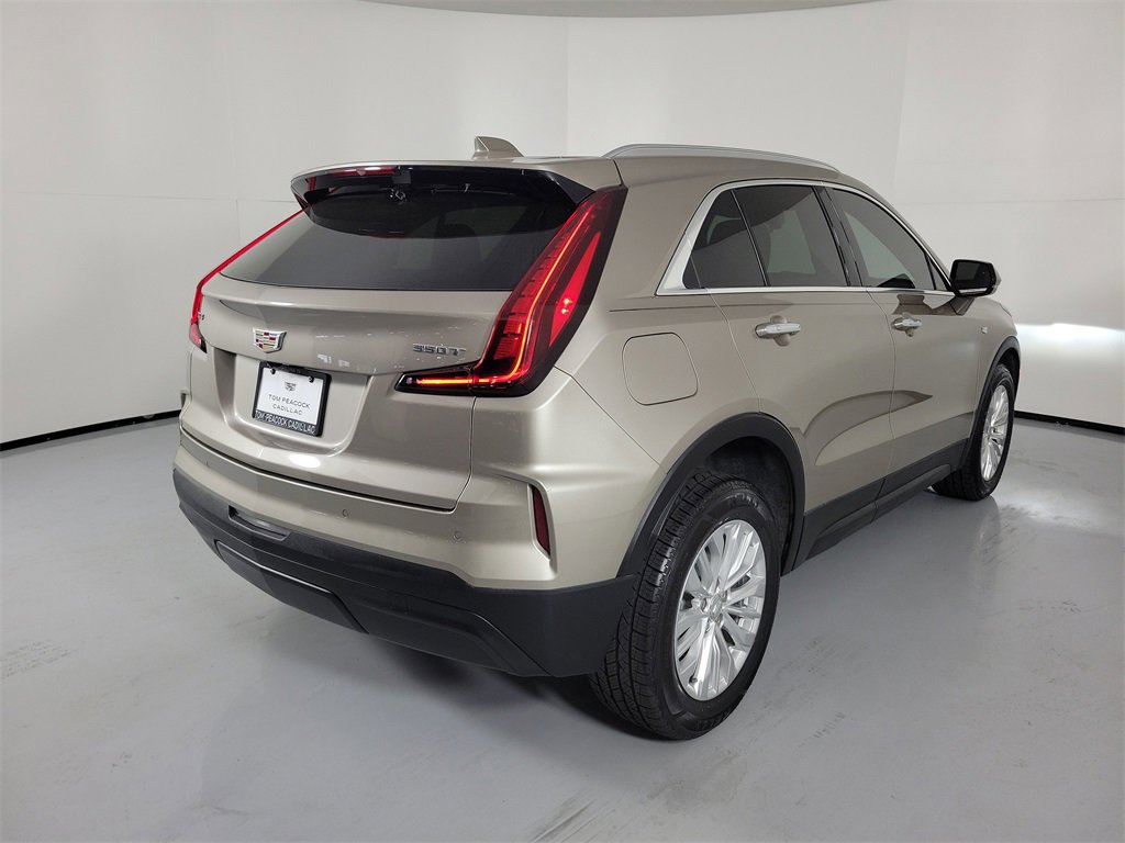 Certified 2024 Cadillac XT4 Luxury w/ Cold Weather Package image 4
