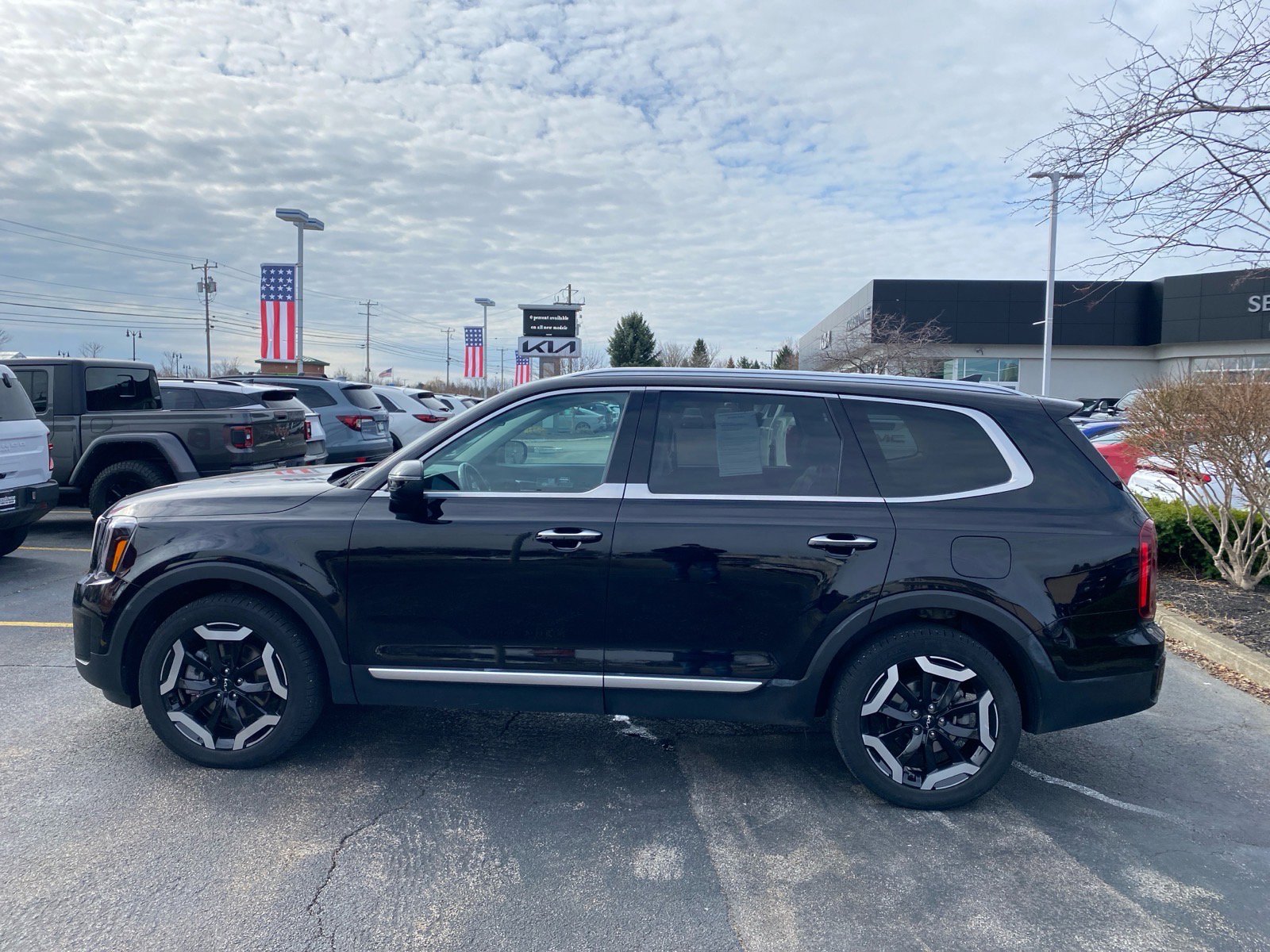 Certified 2023 Kia Telluride S w/ S Sunroof Package image 5