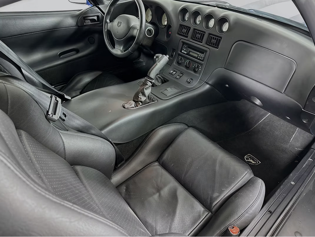Used 1997 Dodge Viper GTS RWD image 24