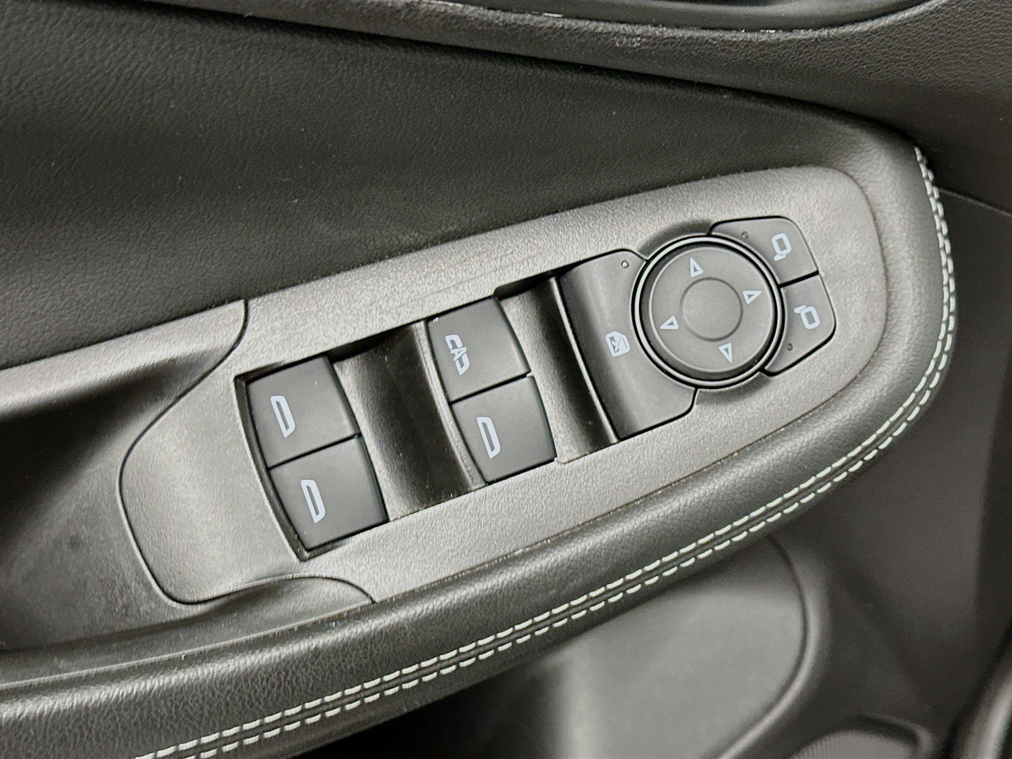 Used 2025 Buick Encore GX Preferred AWD/4WD image 15