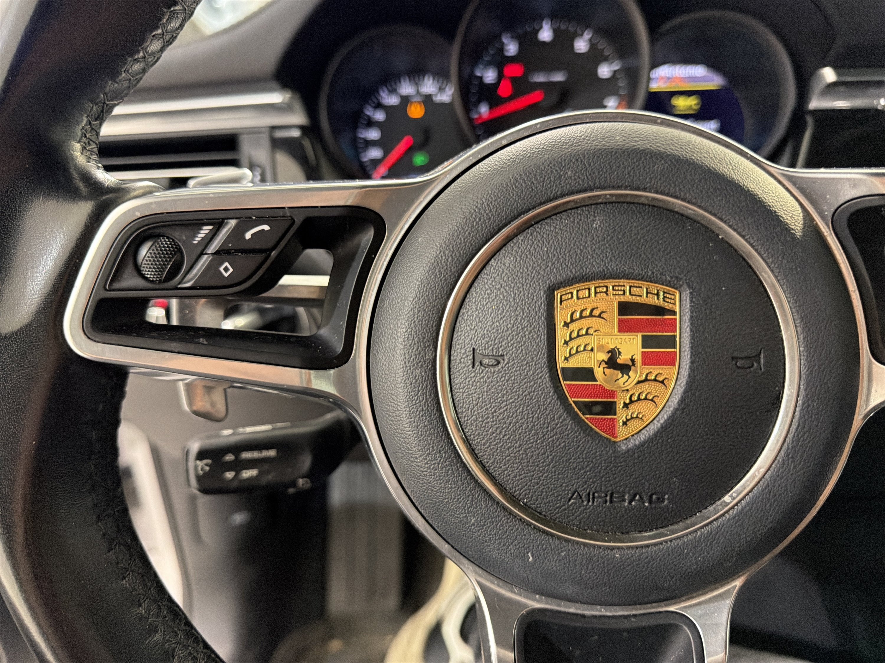Used 2021 Porsche Macan AWD/4WD image 19