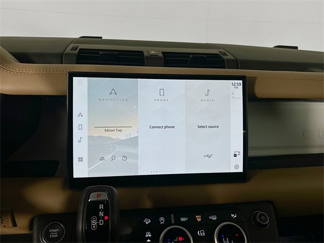 Used 2025 Land Rover Defender 110 S image 16