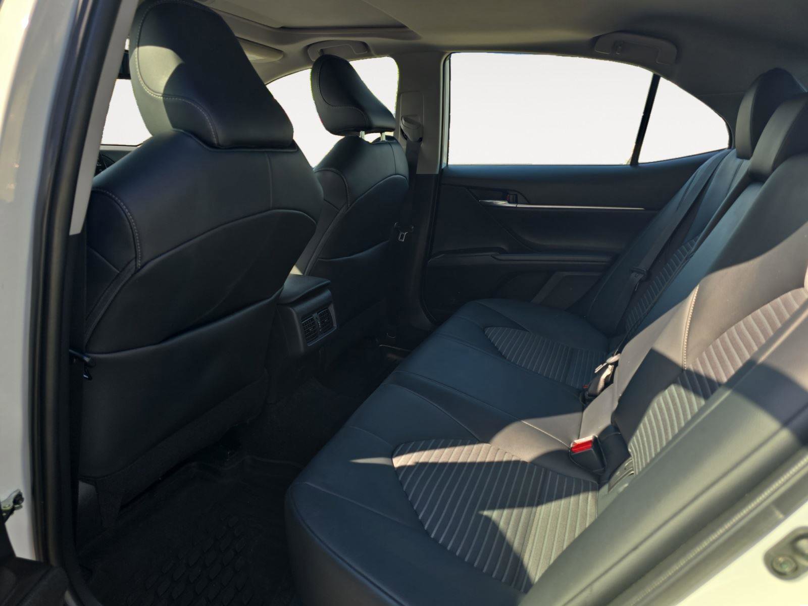 Used 2022 Toyota Camry SE w/ Audio Upgrade Package FWD image 18