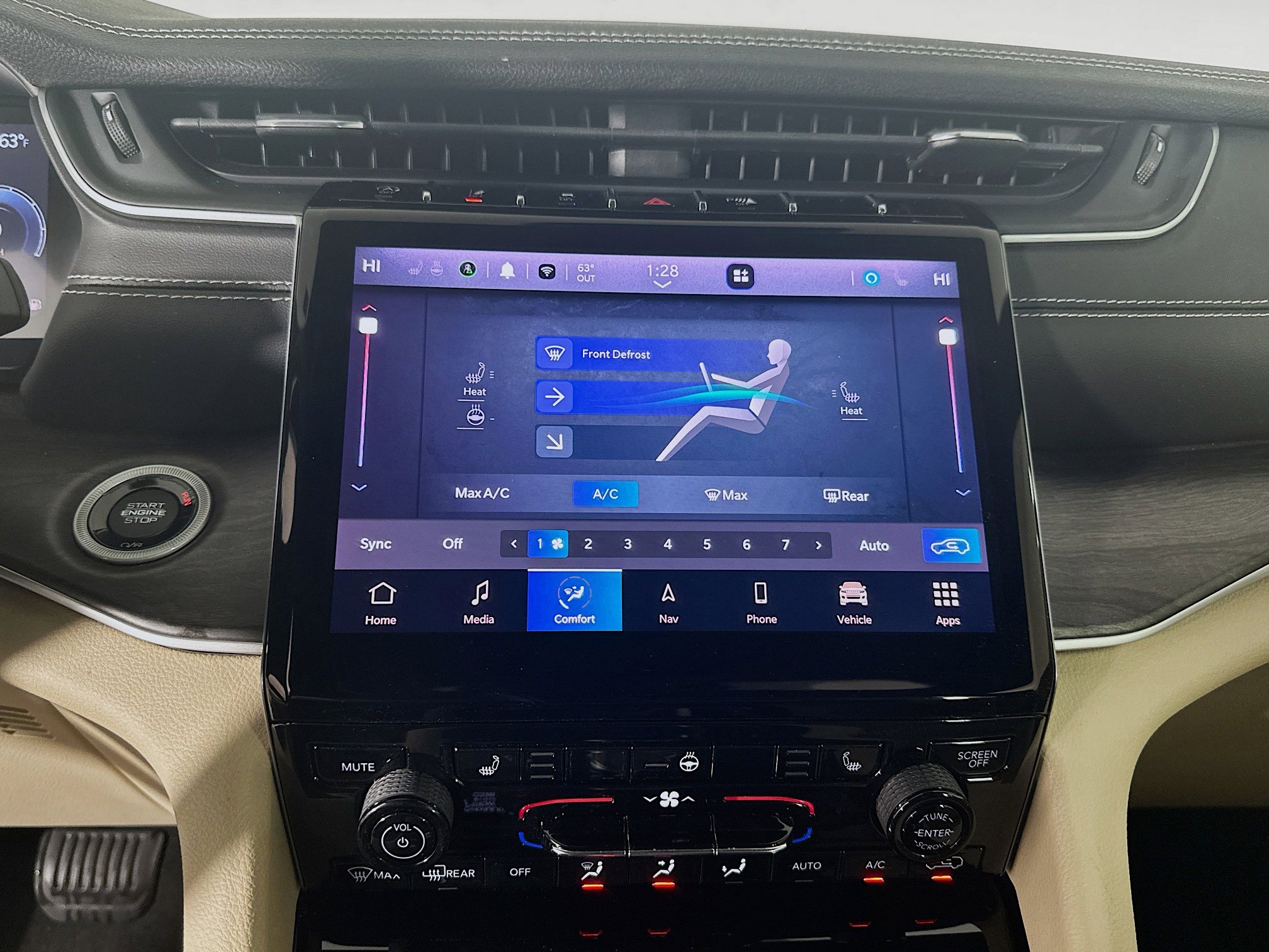 Used 2023 Jeep Grand Cherokee Limited image 24