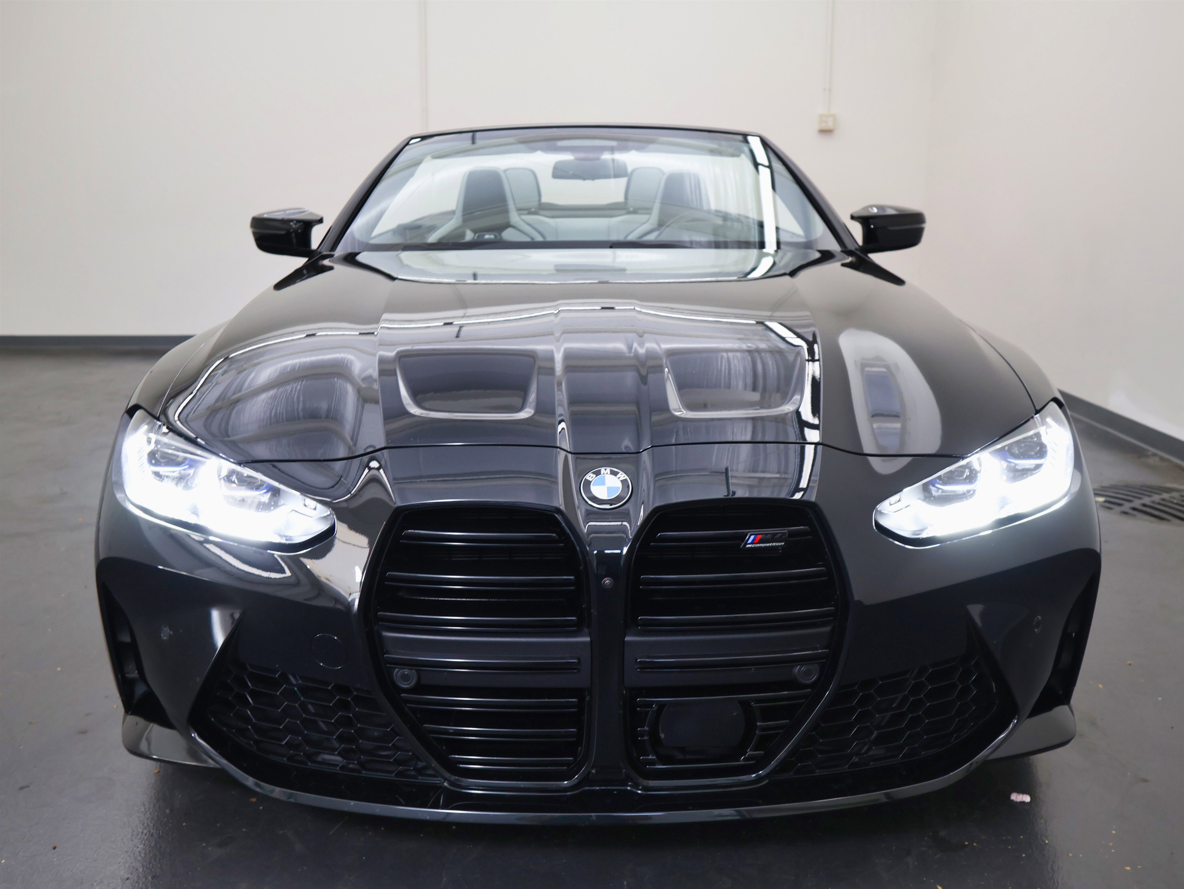 Used 2022 BMW M4 xDrive Competition image 9