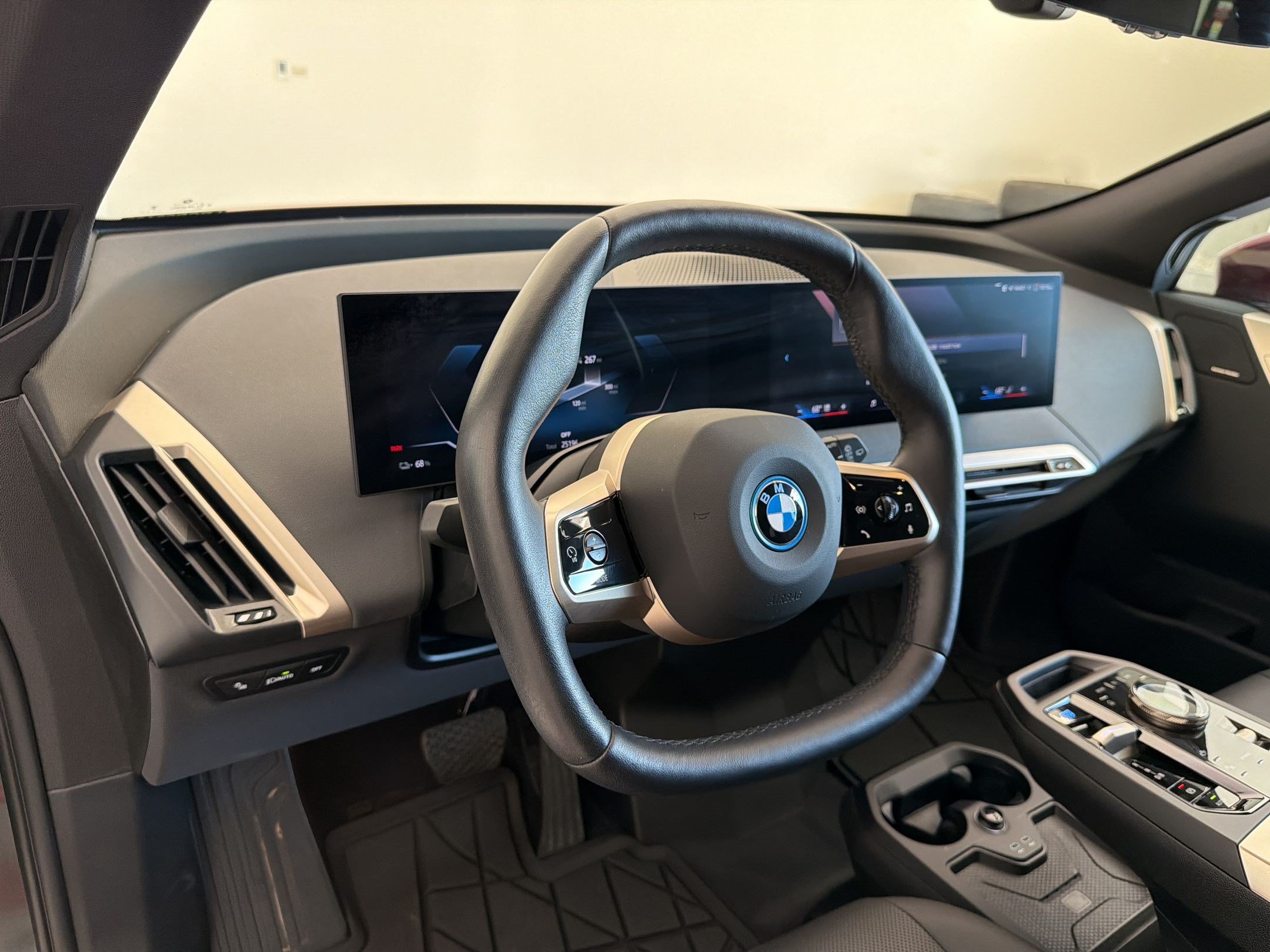 Certified 2024 BMW iX xDrive50 w/ Sport Package AWD/4WD image 4