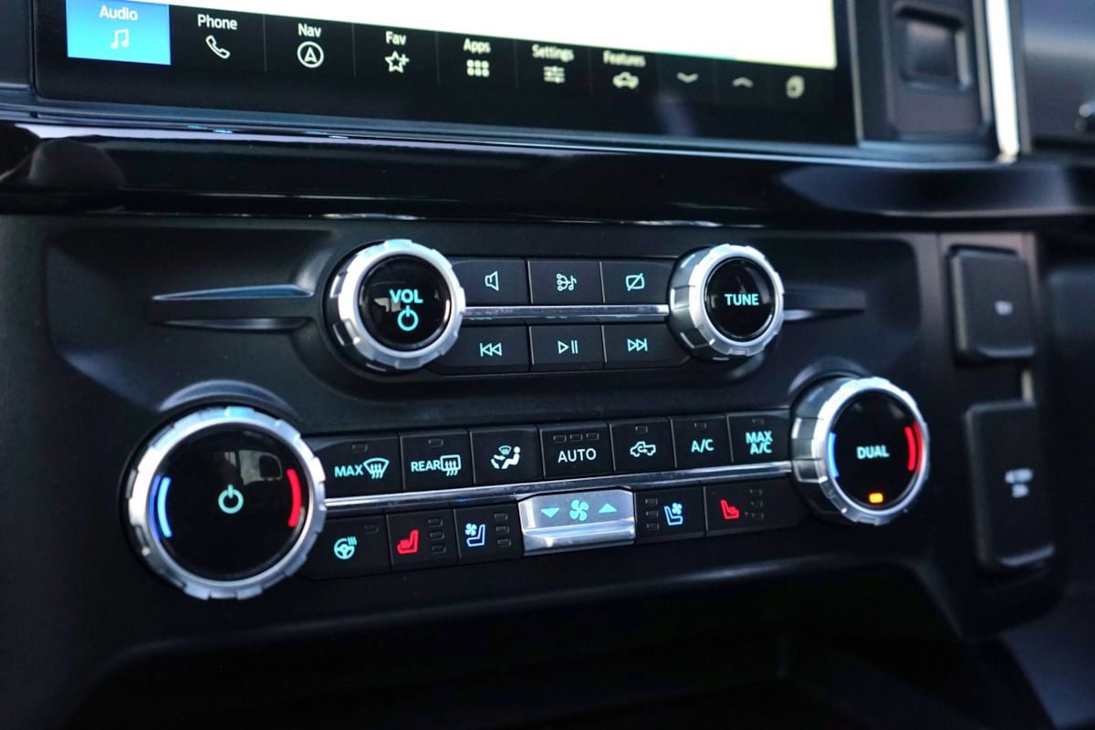 Used 2023 Ford F250 Lariat image 37