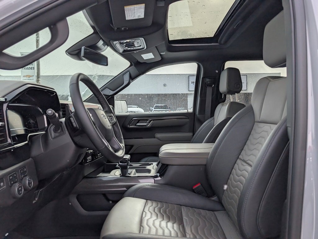 Certified 2025 Chevrolet Silverado 1500 ZR2 image 9