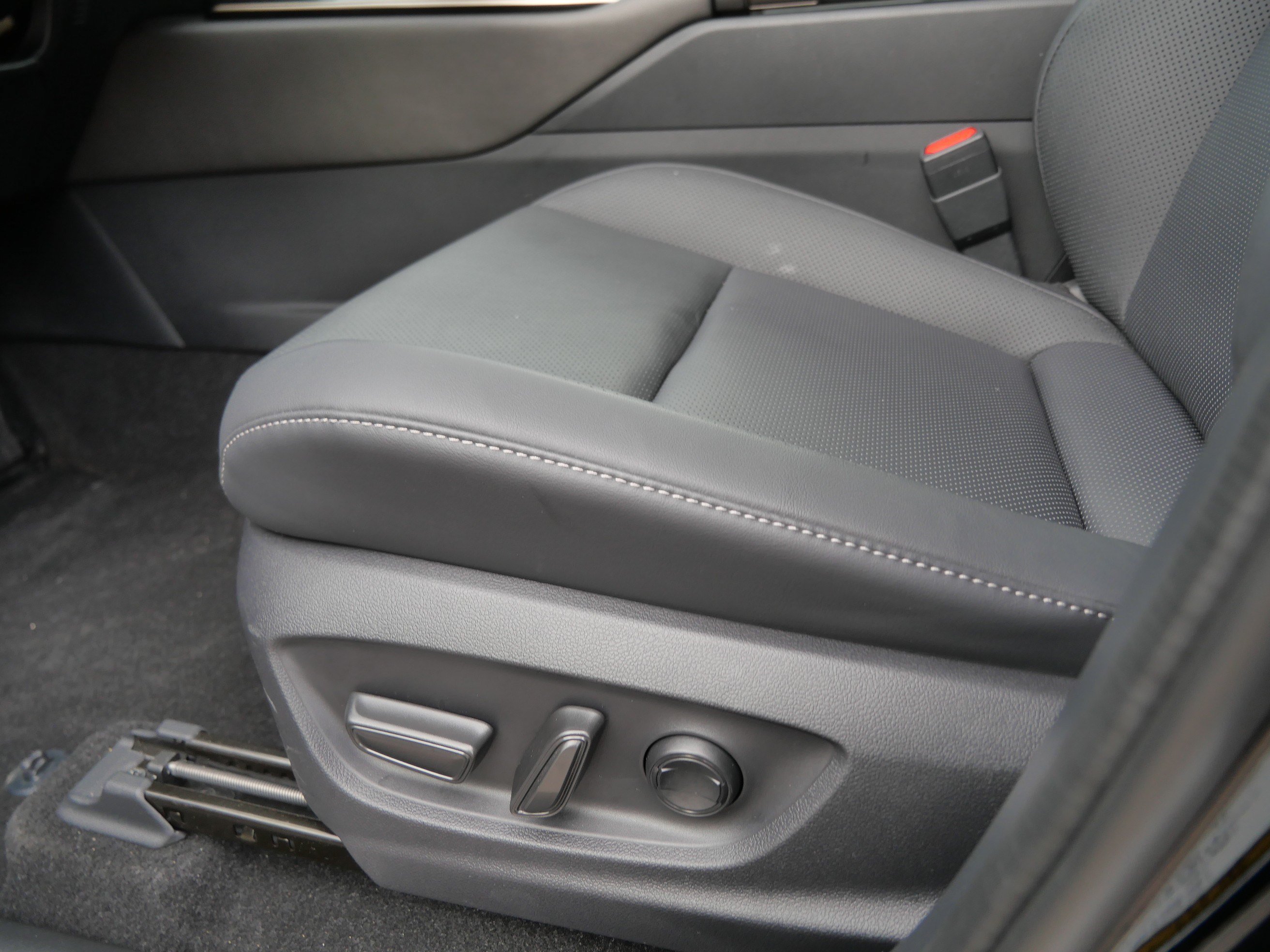 Certified 2026 Toyota Crown AWD/4WD image 21