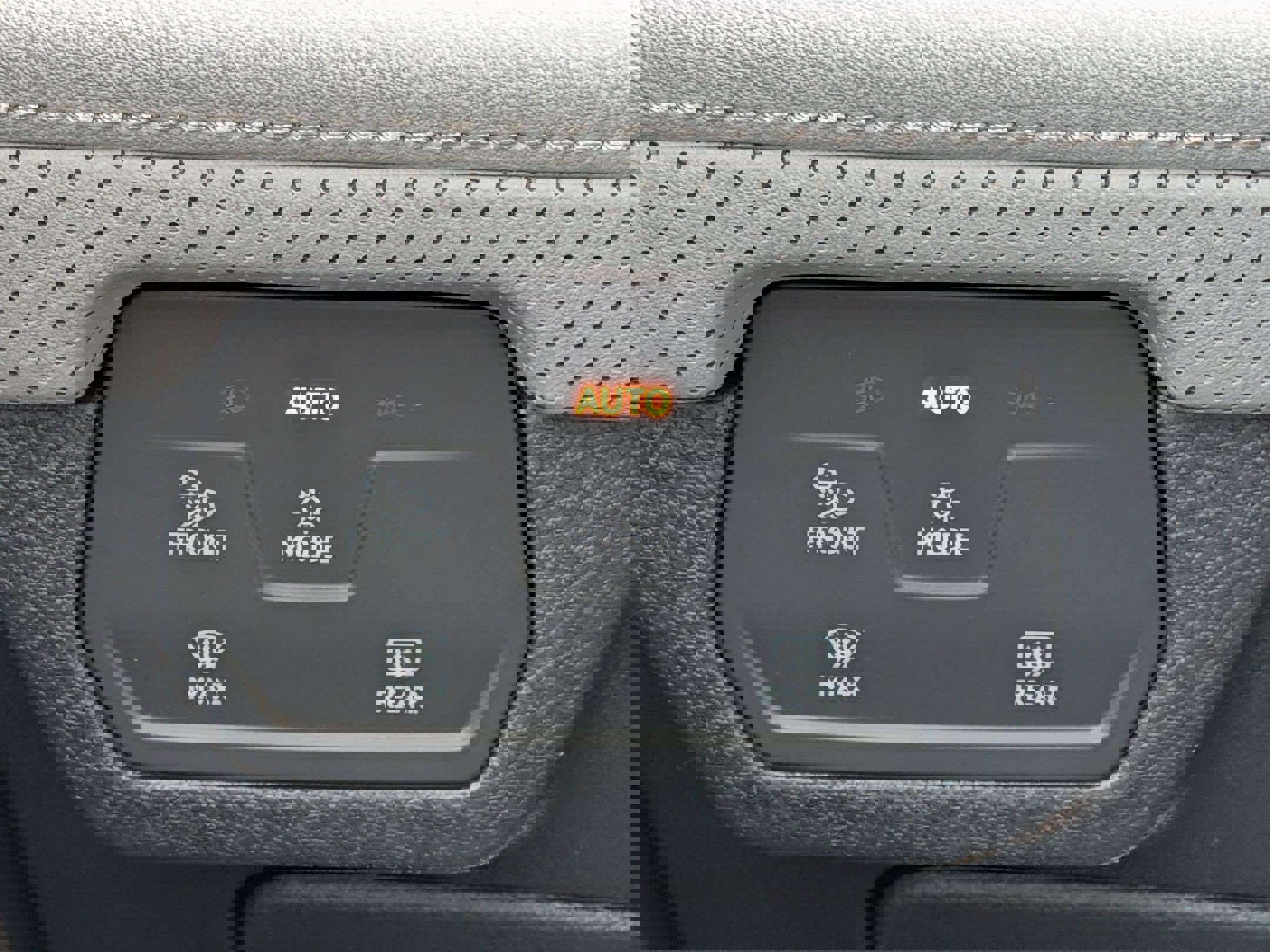 New 2026 Volkswagen Atlas Peak Edition image 17