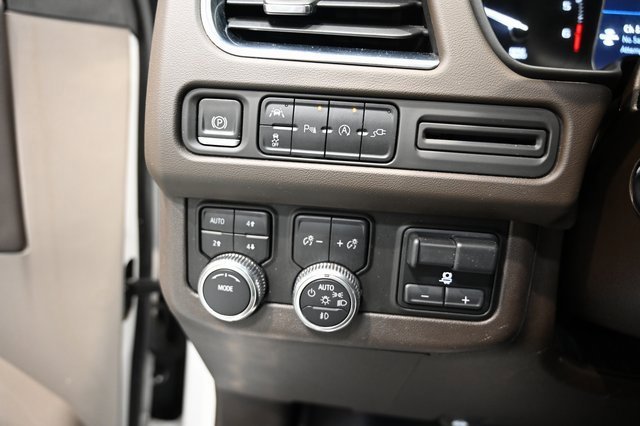 Used 2021 GMC Yukon XL SLT w/ SLT Premium Package image 27