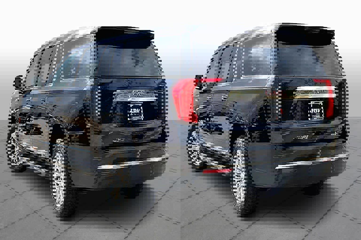 Used 2022 GMC Yukon XL SLT image 11