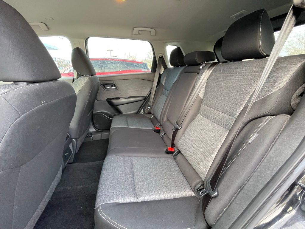 Used 2023 Nissan Rogue SV image 26