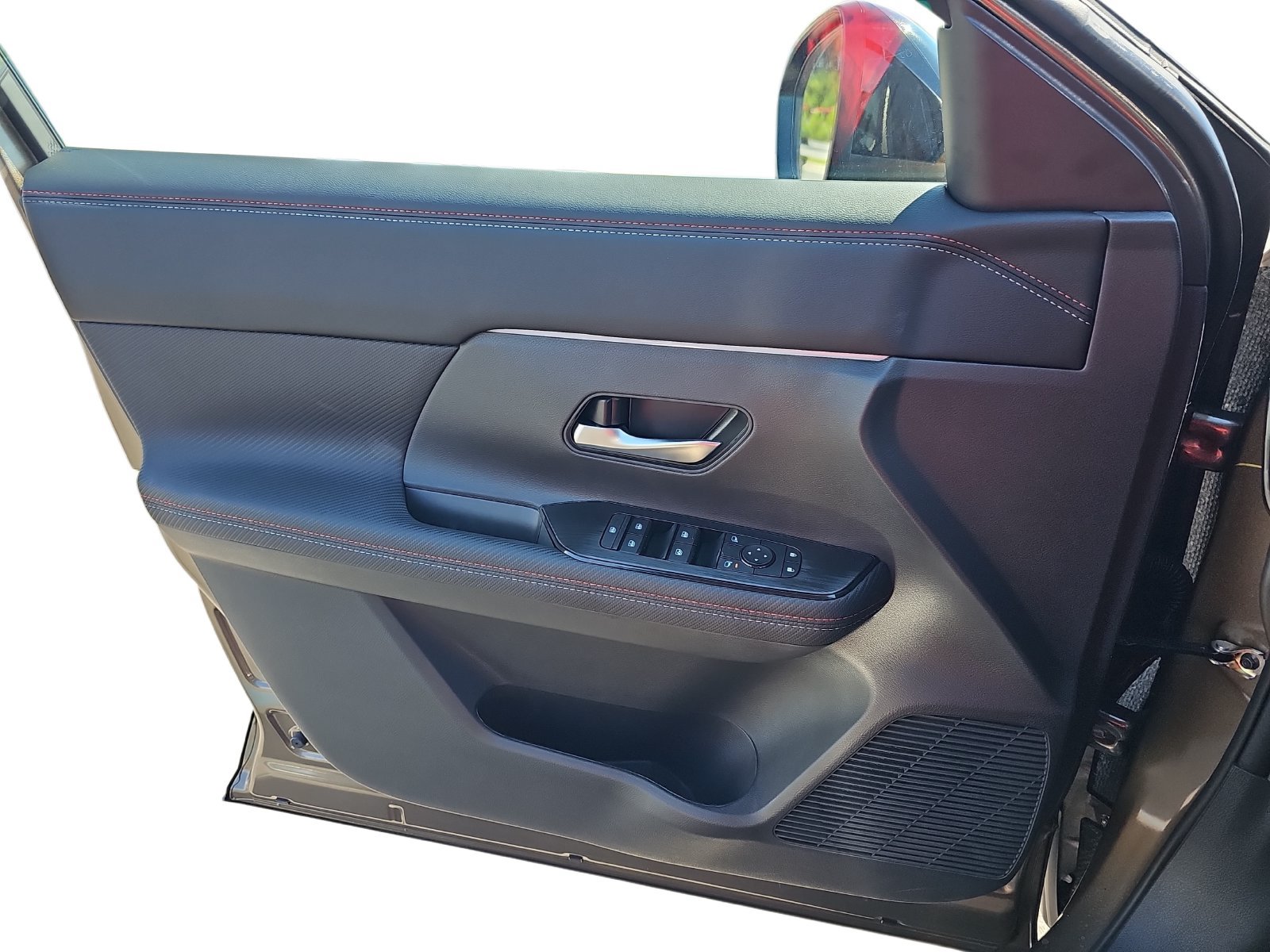 New 2027 Nissan Kicks SR w/ SR Premium Package FWD image 26