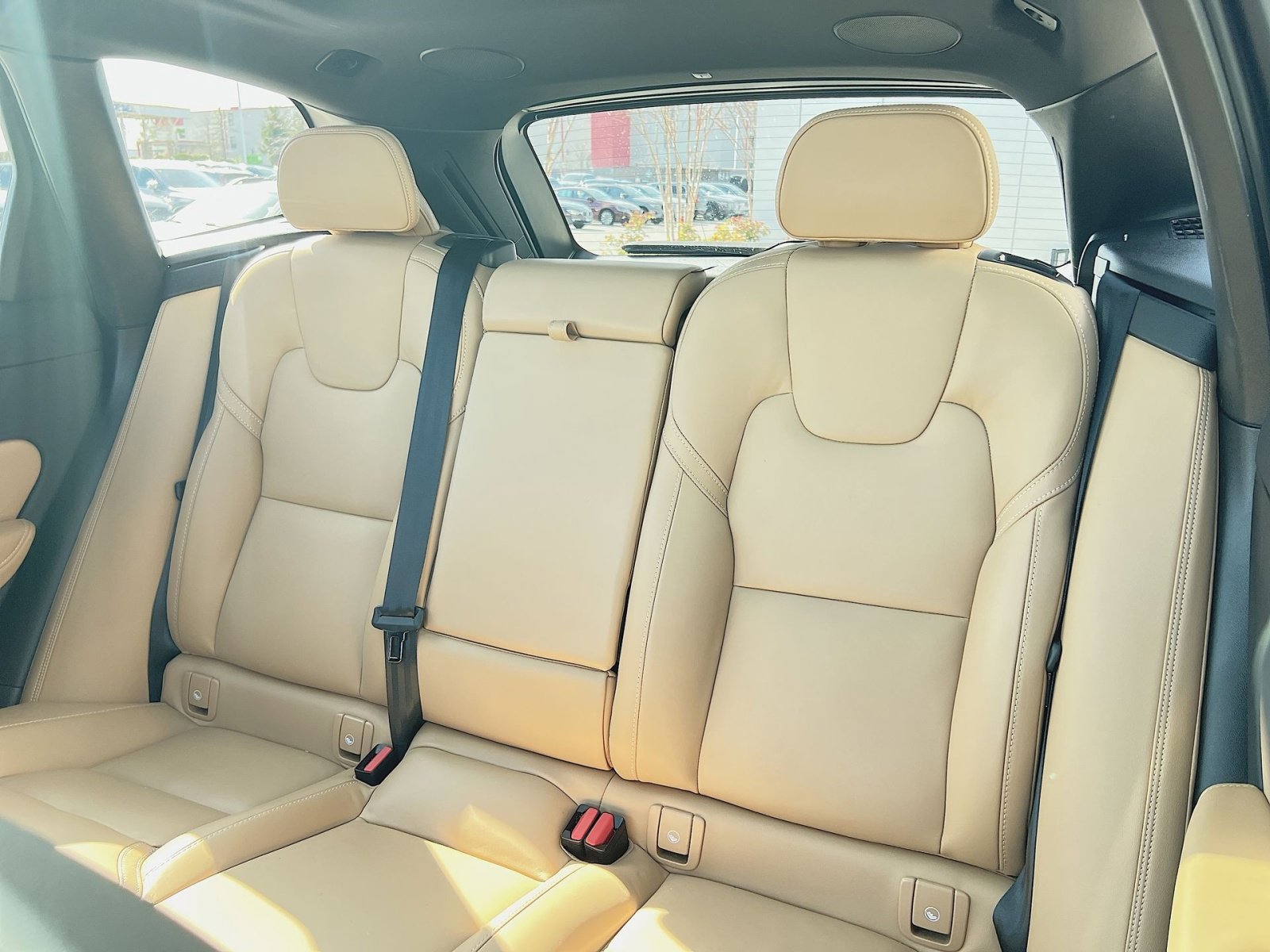 Certified 2023 Volvo XC60 B5 Ultimate w/ Climate Package AWD/4WD image 33