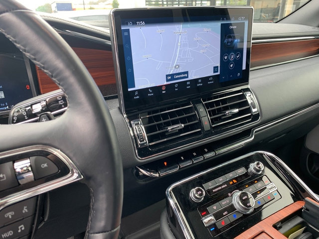 Certified 2024 Lincoln Navigator Reserve AWD/4WD image 27