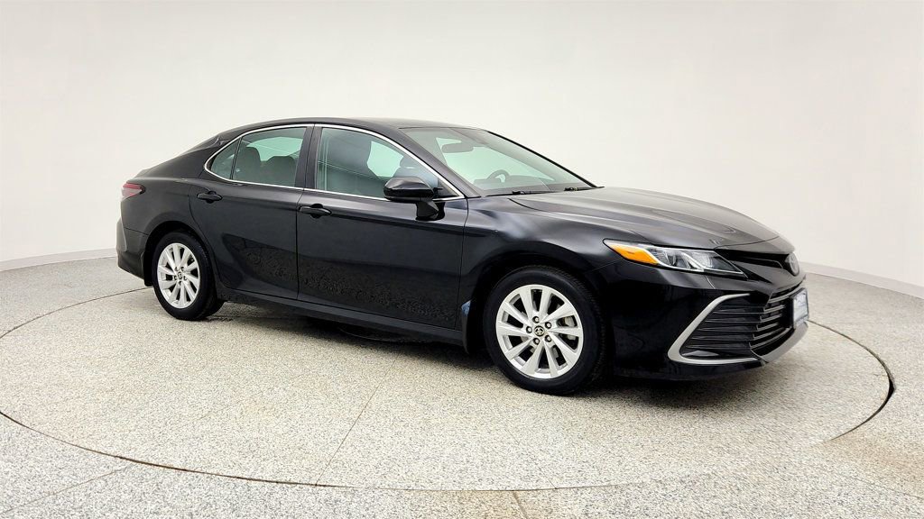 Used 2023 Toyota Camry LE image 3