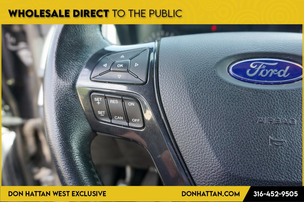 Used 2019 Ford Explorer XLT image 12
