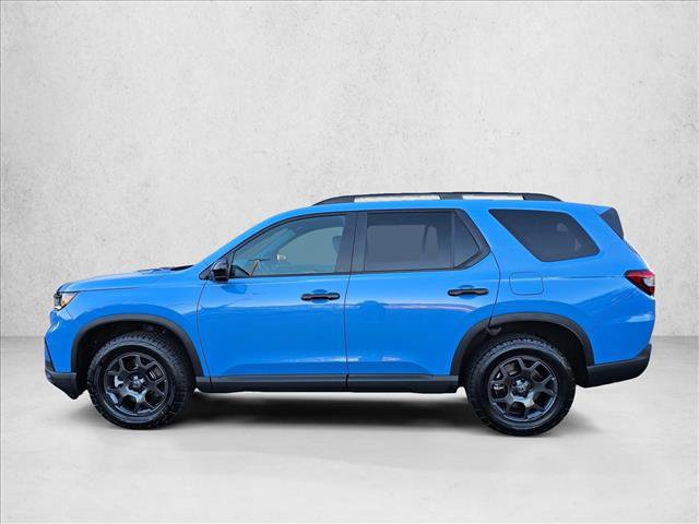Used 2025 Honda Pilot TrailSport image 7