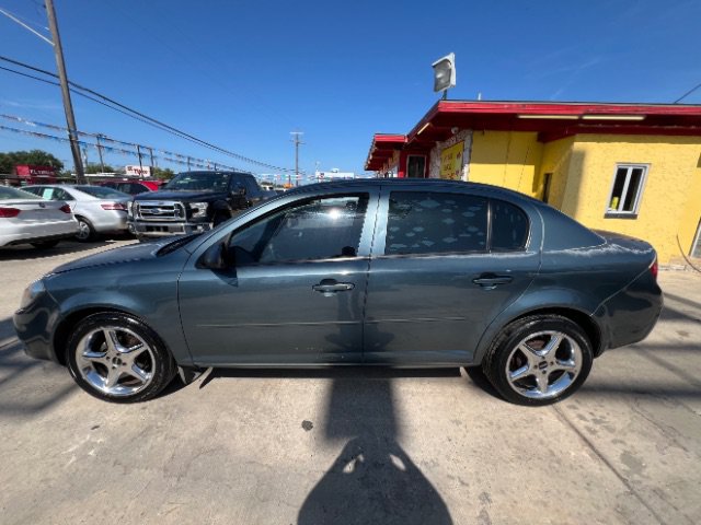 Used 2005 Chevrolet Cobalt Sedan FWD image 8