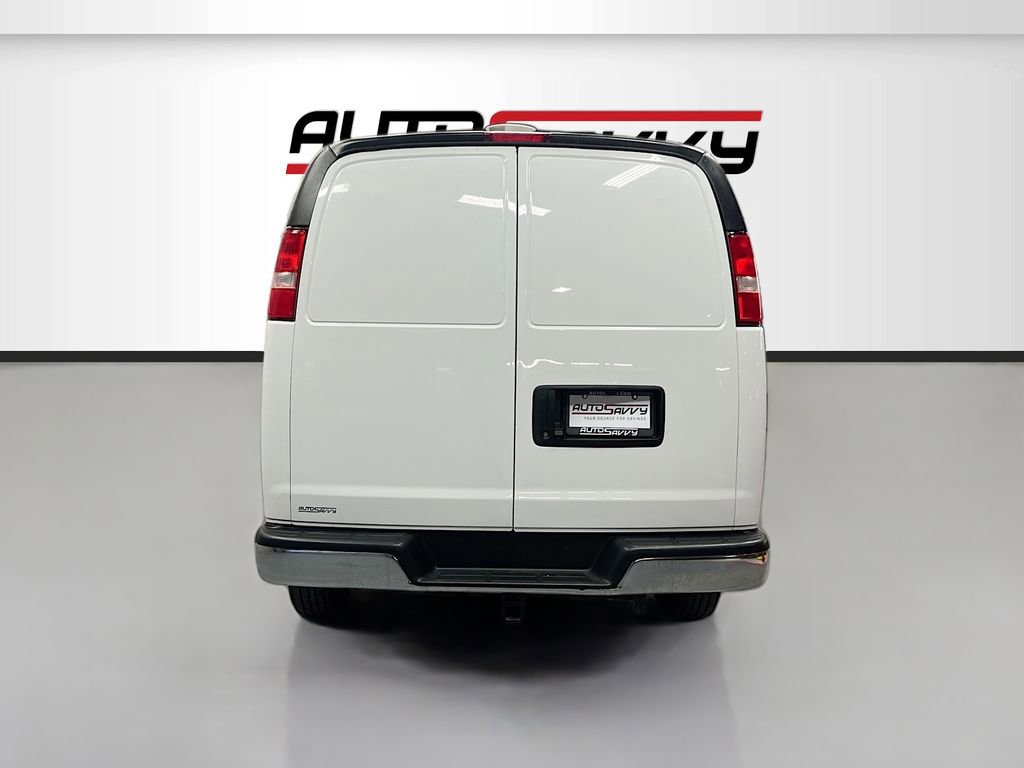 Used 2024 Chevrolet Express 2500 w/ Driver Convenience Package image 6