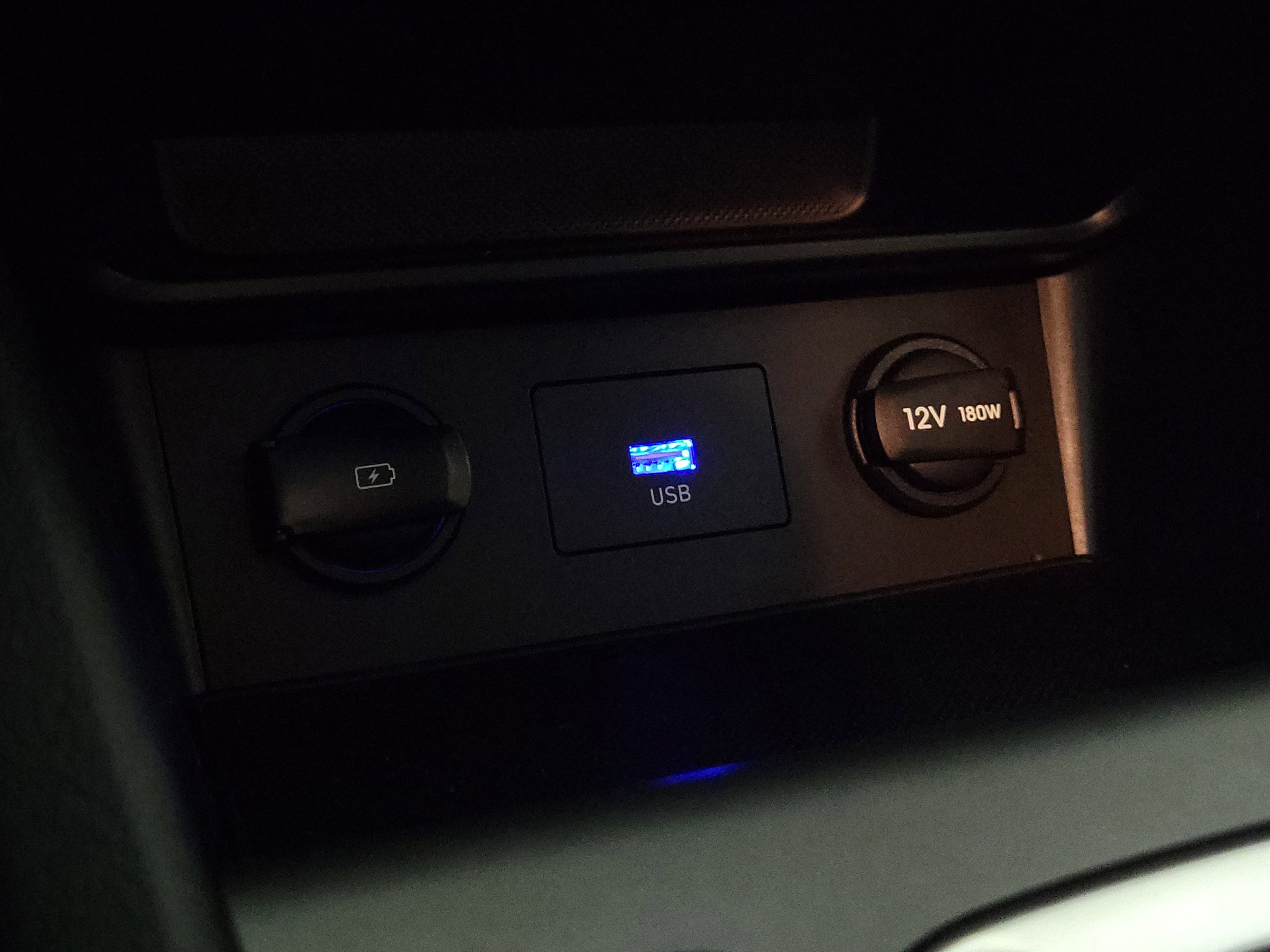 Used 2023 Hyundai Kona SEL AWD/4WD image 32