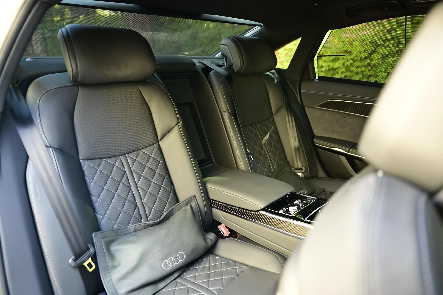 Used 2025 Audi S8 w/ Executive Package AWD/4WD image 32