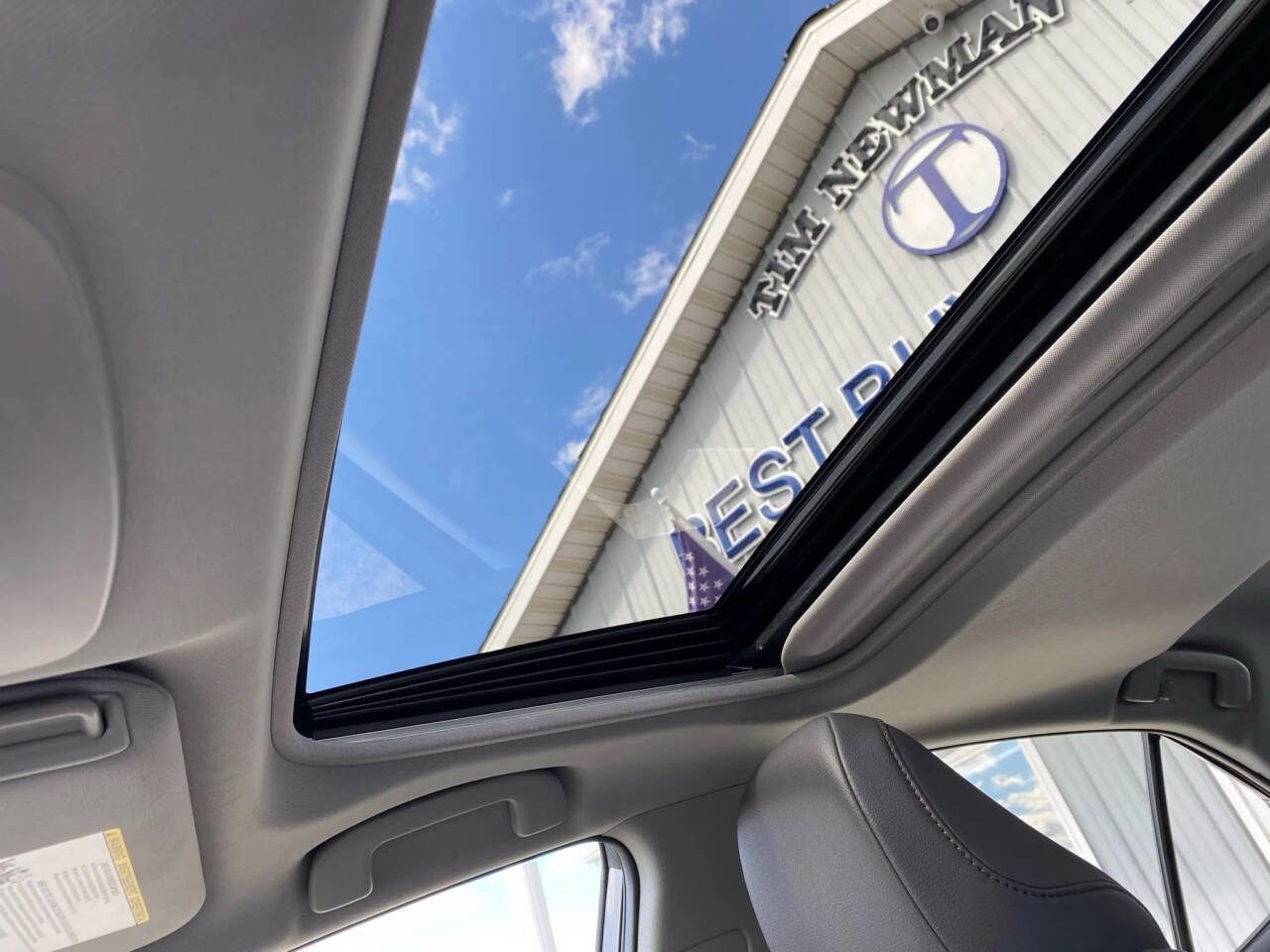 Used 2018 Toyota Camry XLE image 24