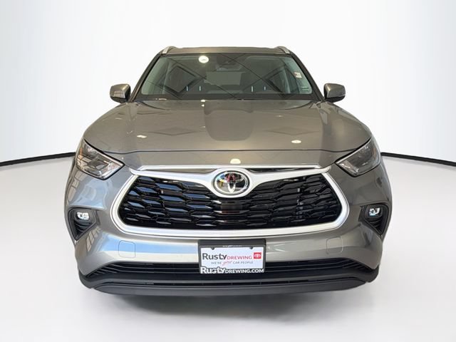 Certified 2026 Toyota Highlander XLE AWD/4WD image 2