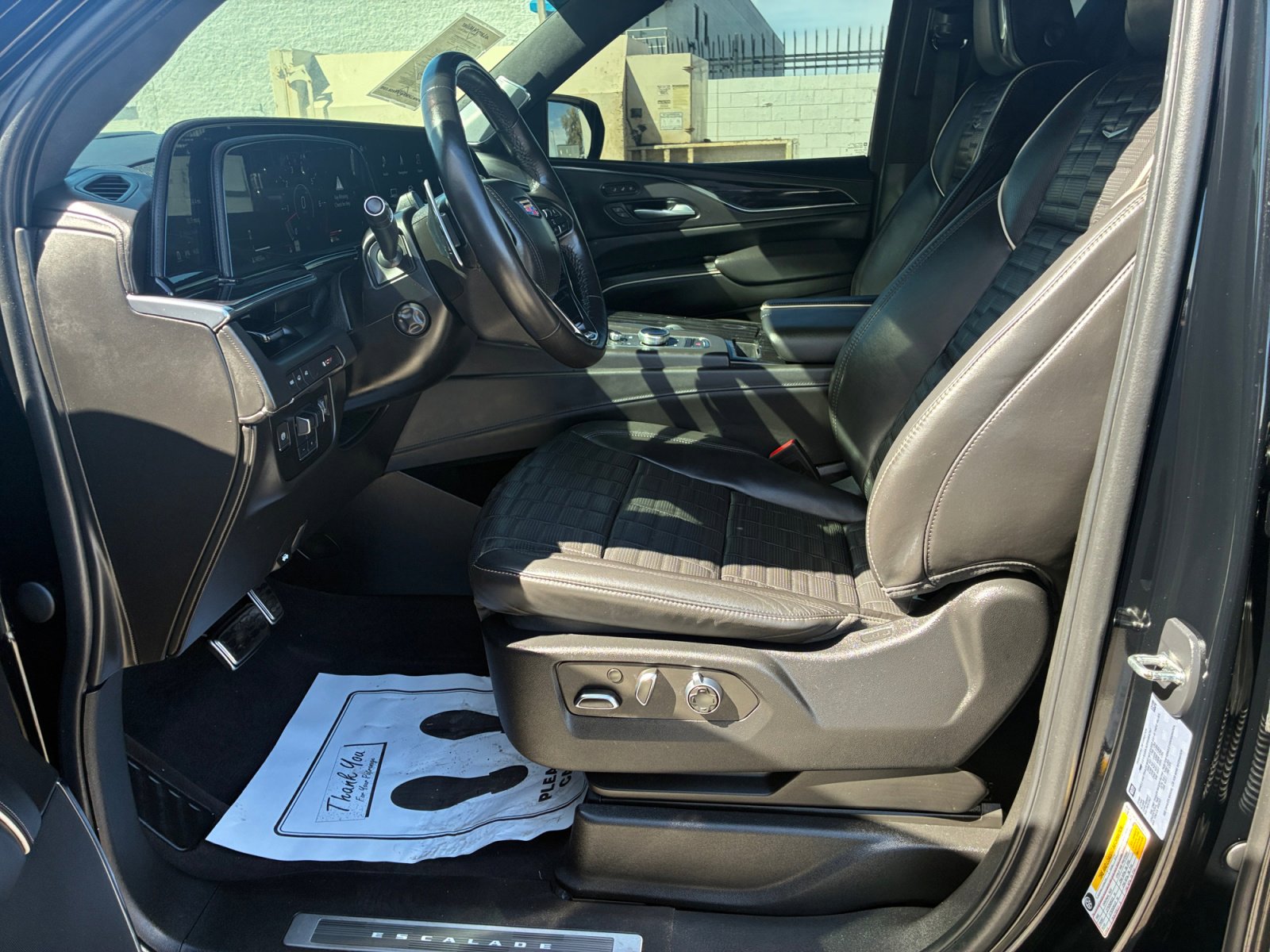 Used 2023 Cadillac Escalade ESV V w/ Heavy-Duty Trailer Package image 12