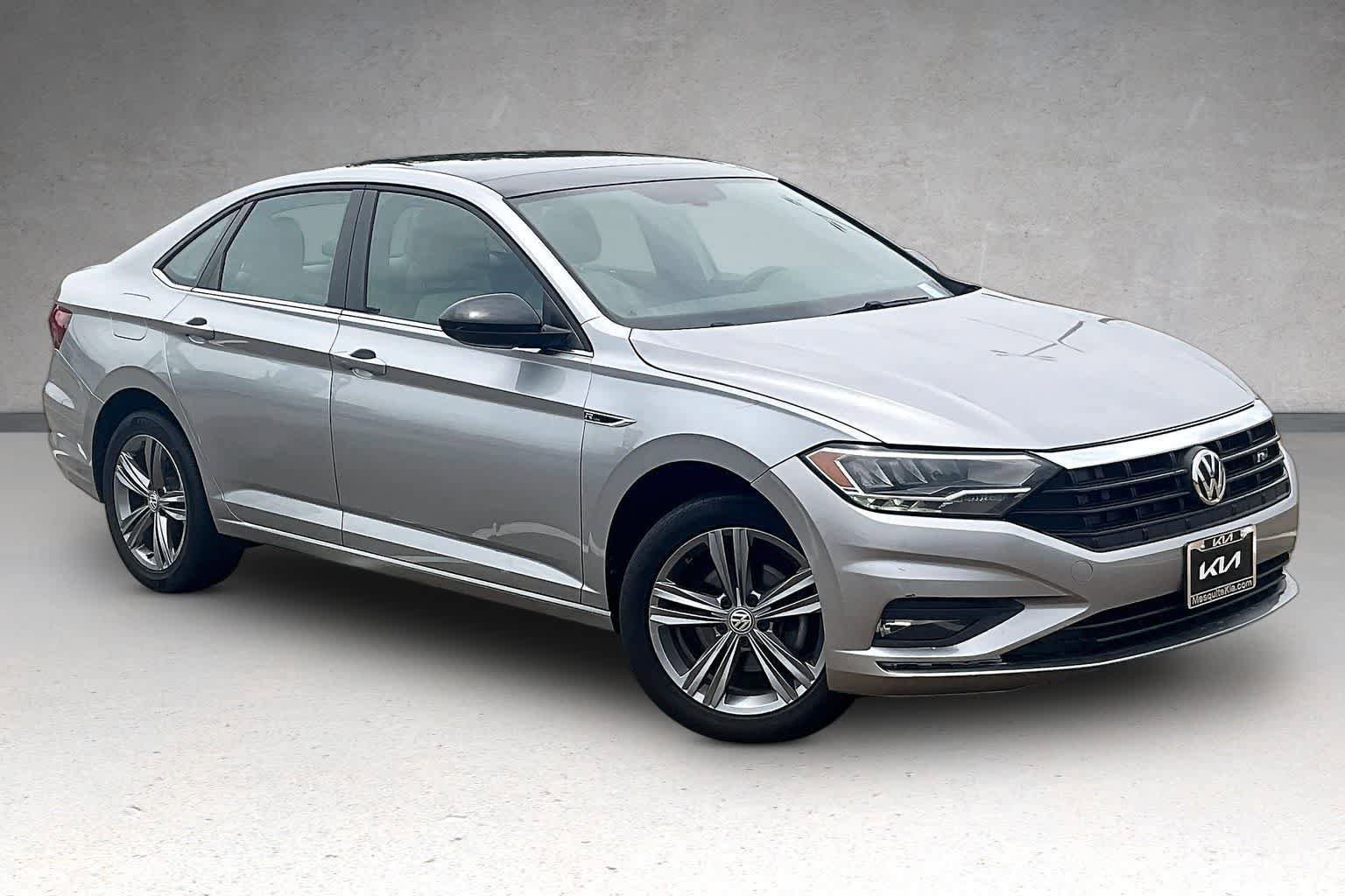 Used 2019 Volkswagen Jetta R-Line w/ R-Line Cold Weather Package FWD image 19