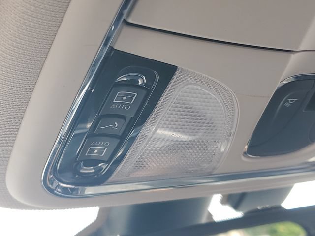 Used 2016 Jeep Cherokee Overland FWD image 31
