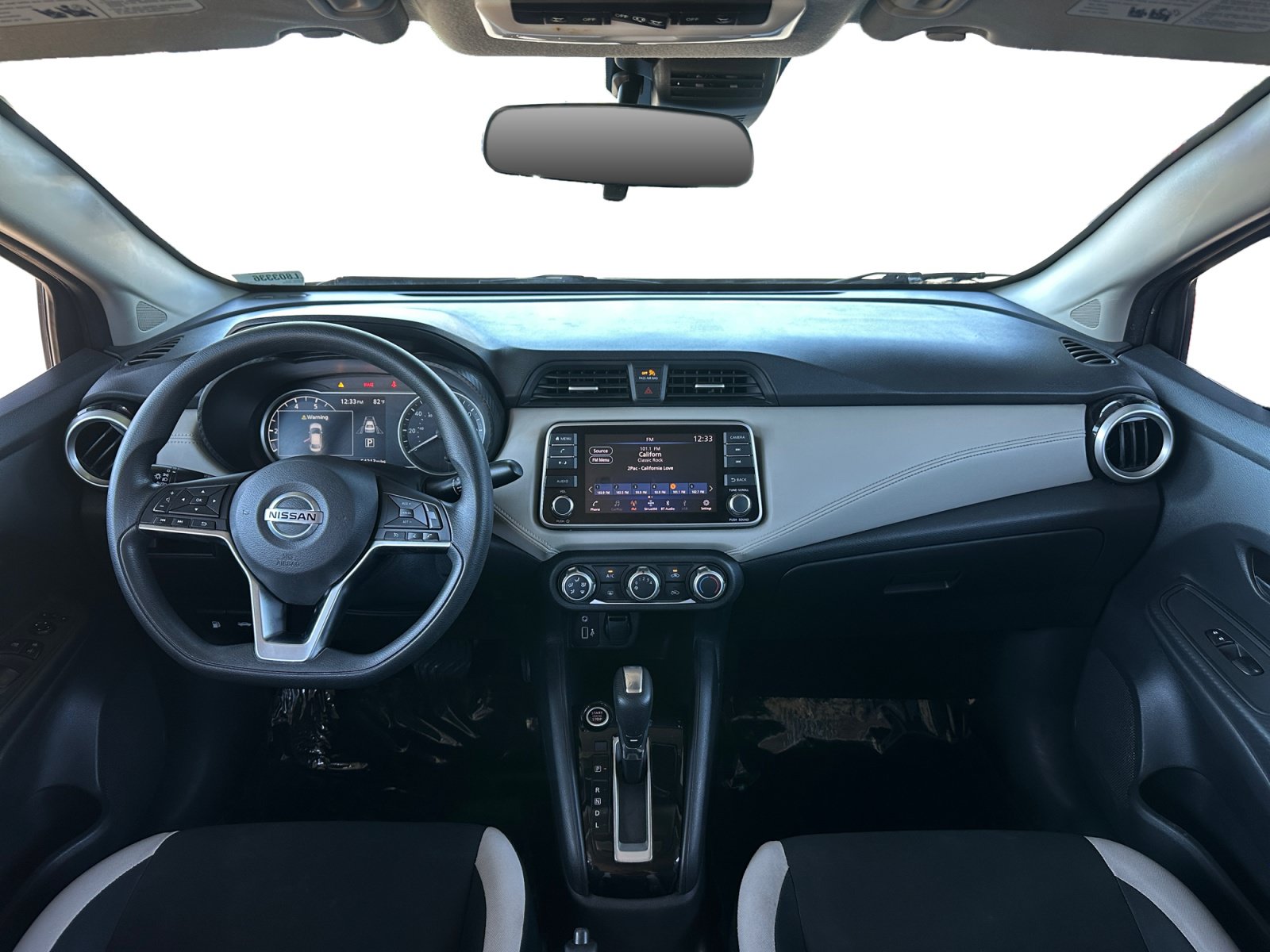 Used 2020 Nissan Versa SV FWD image 11