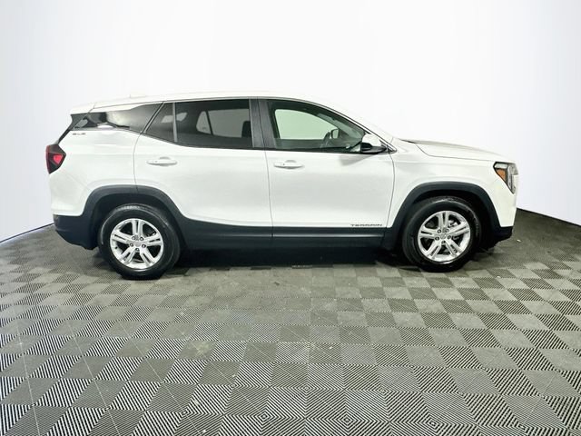 Used 2024 GMC Terrain SLE FWD image 9