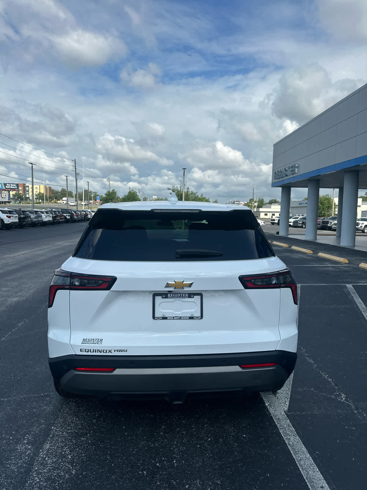 Used 2025 Chevrolet Equinox LT AWD/4WD image 4