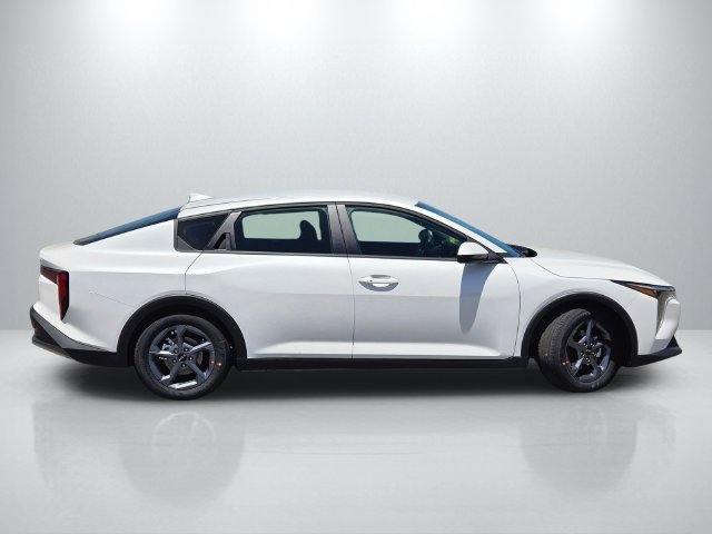 New 2026 Kia K4 FWD image 3